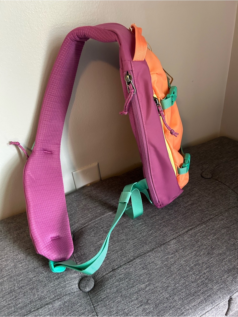Patagonia Atom Sling 8L - Faded Magenta - Picture 4 of 6